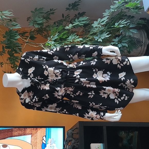 Flower dress - Picture 2 of 3